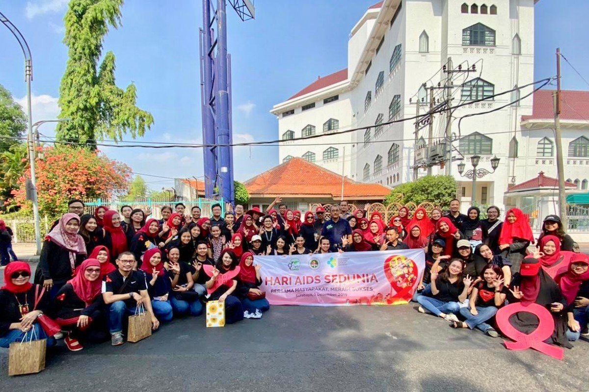 Fun exercise, Public education on STI & HIV/AIDS, and free consultation for public in Surabaya