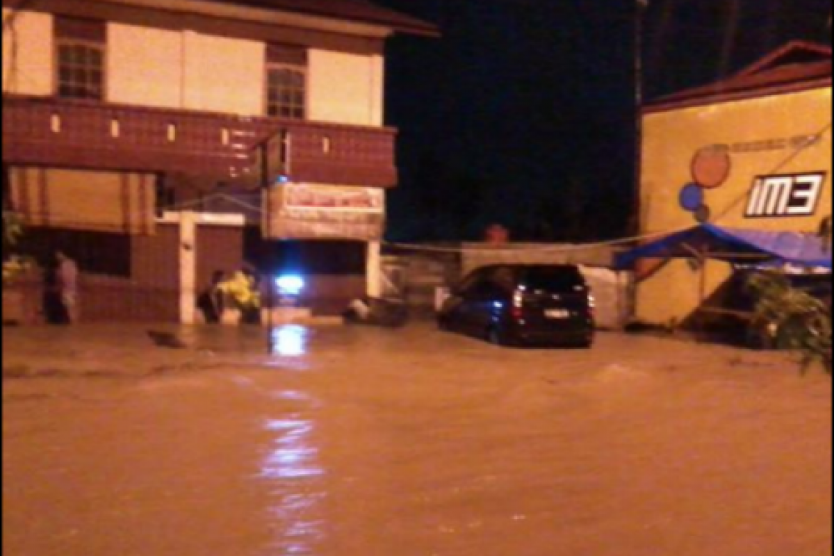 Situasi banjir di Kelurahan Gurun Lawas Kecamatan Nanggalo Padang
