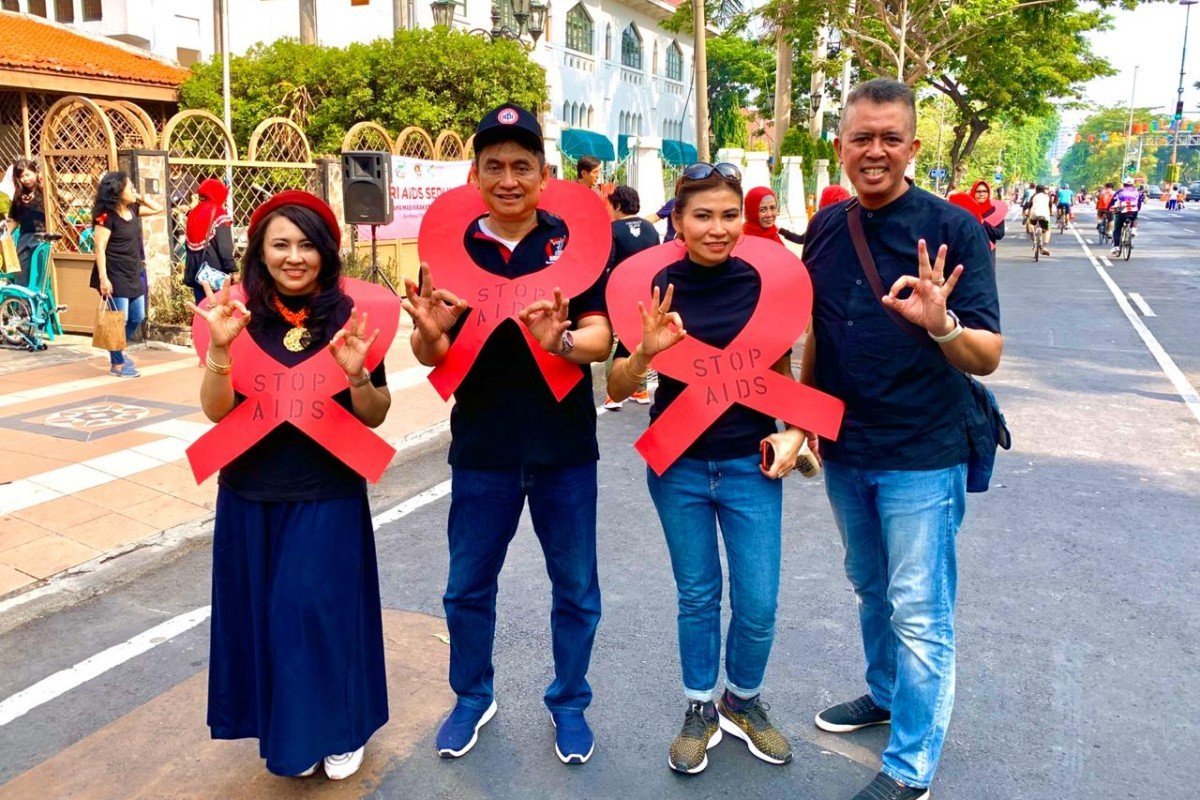 Fun exercise, Public education on STI & HIV/AIDS, and free consultation for public in Surabaya