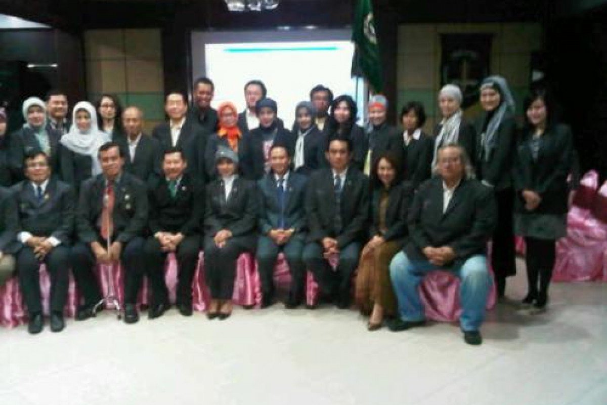 Foto Bersama Pengurus PC Surabaya