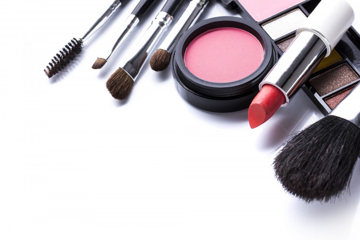 Waspadai 5 Bahan Berbahaya Pada Kosmetik