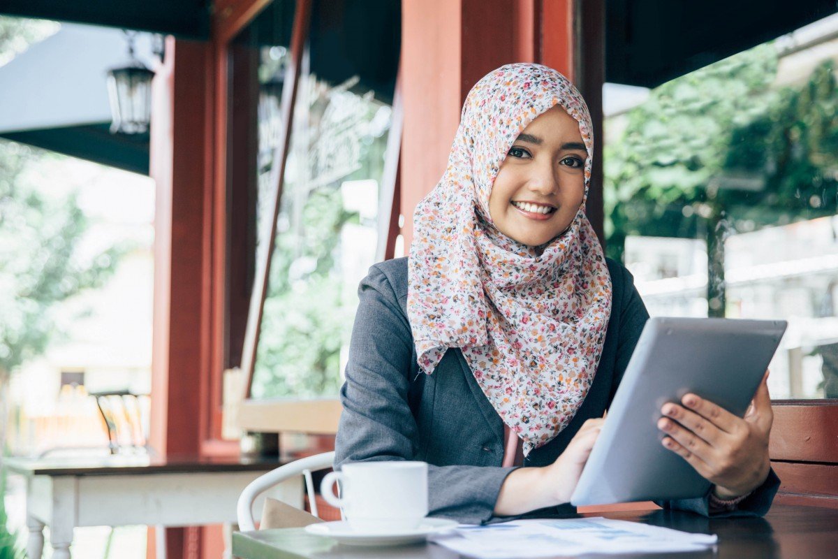 8 Tips Merawat Kepala dan Rambut bagi Perempuan Berhijab